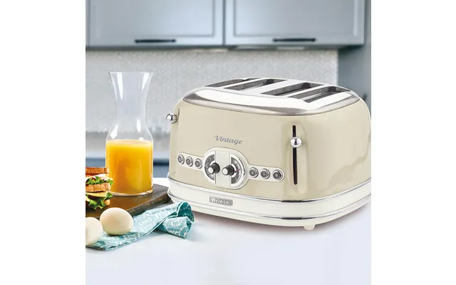 Vintage 4 Slice Toaster Cream