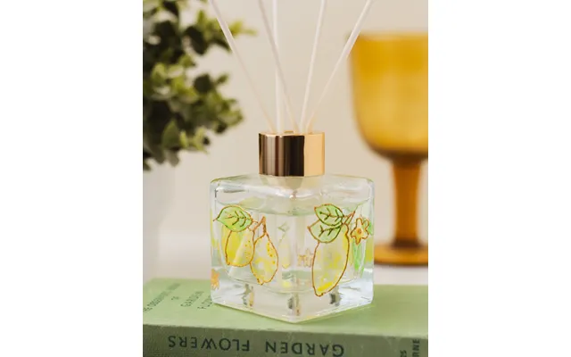 The Painted Lemon Reed Diffuser Craft Kit