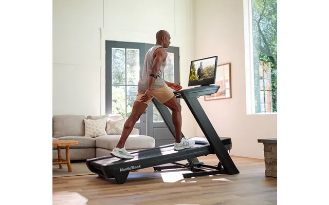 New 2025 Nordictrack Commercial 2450 Treadmill
