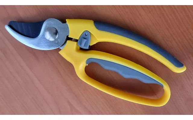 Garden Pruning Secateurs Shears For Plants product image