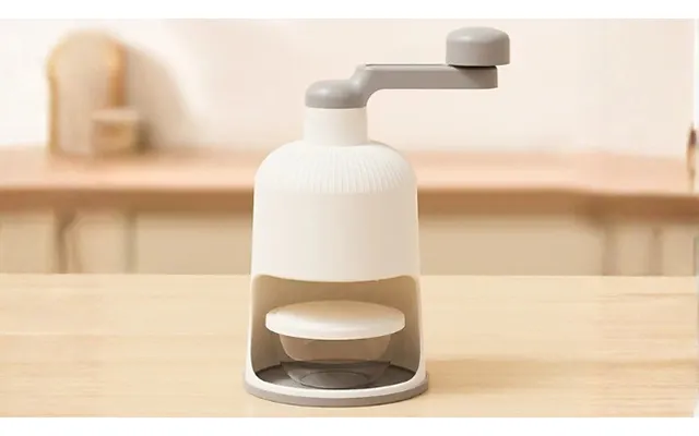 Hand-cranked Shaved Ice Maker