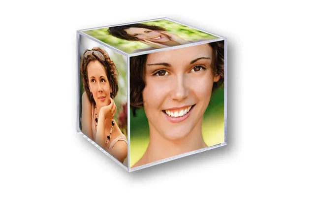 Acrylic Photo Cube For 6 Photographs Large 9 X 9 X 9 Cm