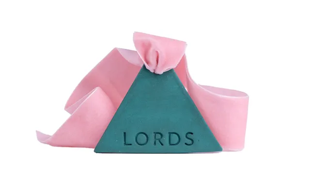Ceramic Triangle Hanger - Travel To Dreamland