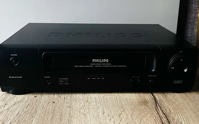 Philips Vr200 Video Recorder Scart To Hdmi Lead 3 Vhs Video Tapes