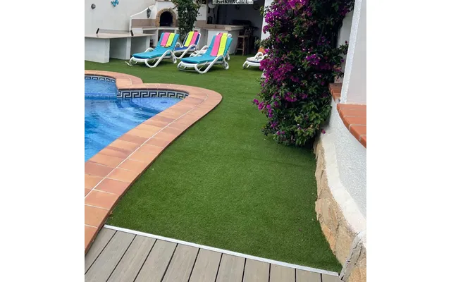 Swimming Pool Surround Synthetic Grass - 15m