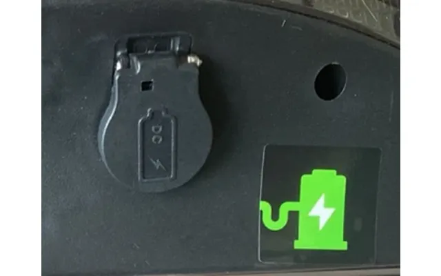 Ix4 Flip-top Charging Port