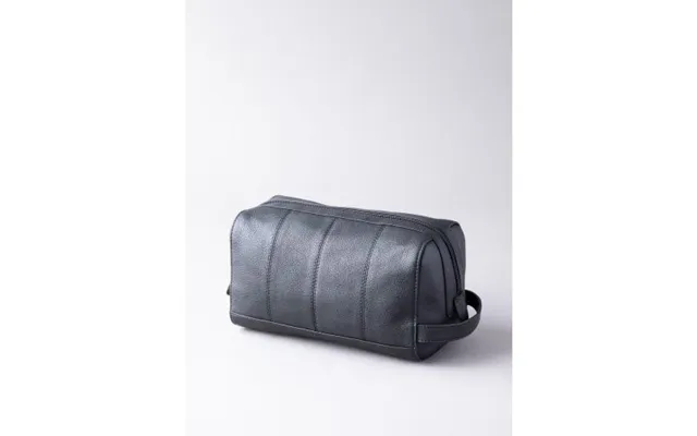 Discoverer Leather Washbag In Black