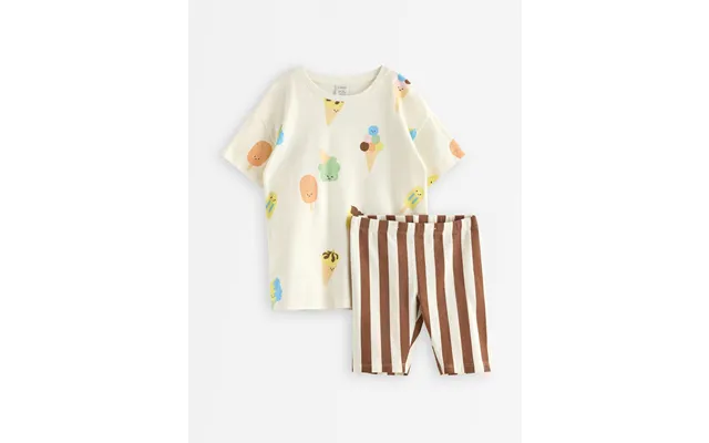 Set - T-shirt And Cycling Shorts