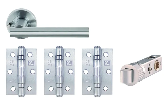 Polished Chrome Sultan Lever On Round Rose - Screw Rose