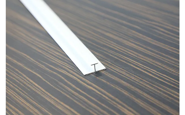 Wet Panel Extrusion Continuous Joint 2400mm Polished Silver