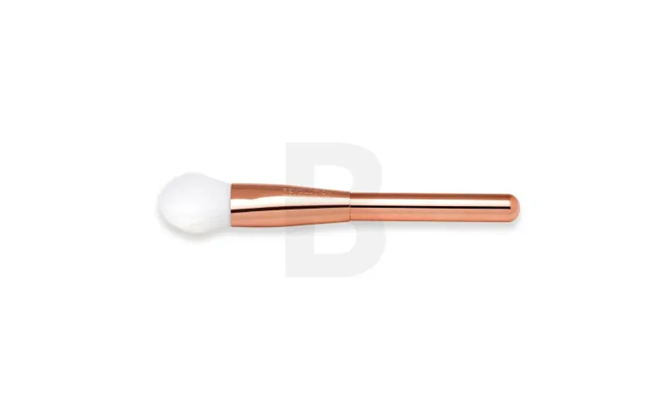 Blush Brush Makeup Revolution Ultra Metals Sculpture F303