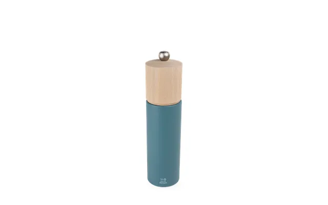 Wooden Pepper Mill With A Minimalist Design And Natural Finish