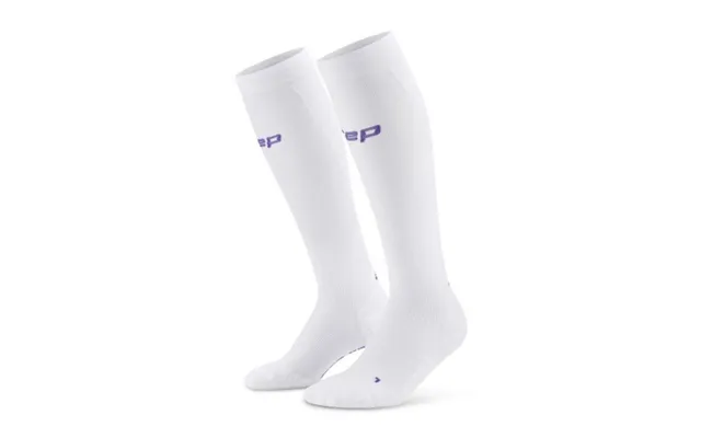 Cep Core Run Ultralight Compression Socks White 40-43 Eu For Enhanced Performance In Running And Training