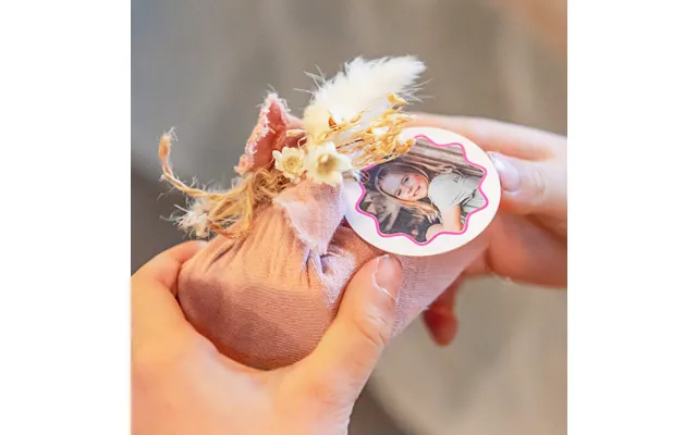 Smartphoto Pink Cotton Wrapped Soaps With Round Label 6 Pcs