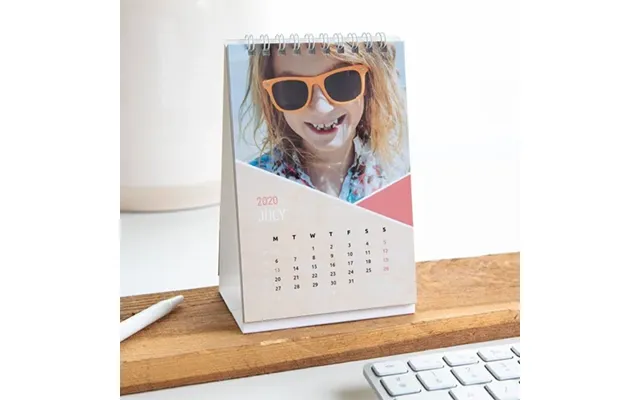 Smartphoto Small Desk Calendar