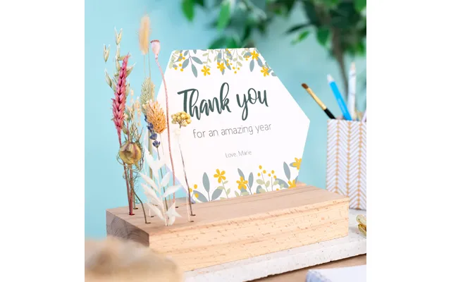 Smartphoto Wooden Block With Dried Flowers And Hexagonal Forex Card