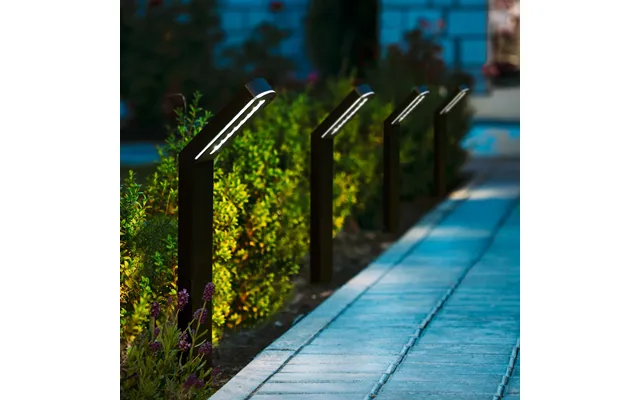 Solar Moderna Stake Light By Smart Solar