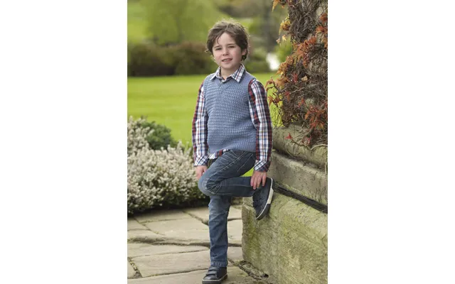 Sweater And Slipover In King Cole Luxury Merino Dk 4942