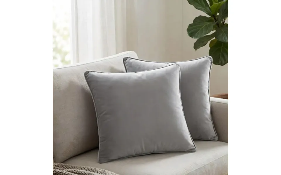 Set Of 2 Cushions With Piped Velvet Covers Included - 45x45 Cm