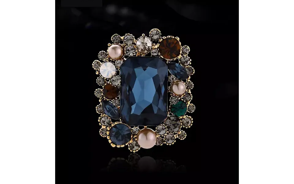 Retro Court Brooch High-end Women's New Luxury Crystal Corsage Elegant High Sense Pin Suit Accessories