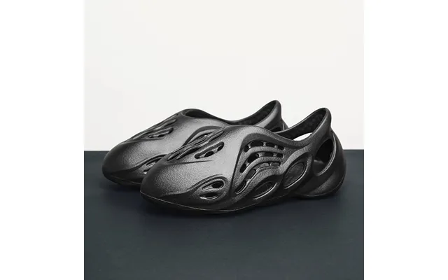 Coconut Cave Shoes Men's Korean Fashion Plus Size Sandals Summer Non-slip Thick Bottom Beach Shoes Baotou Sandals Slippe