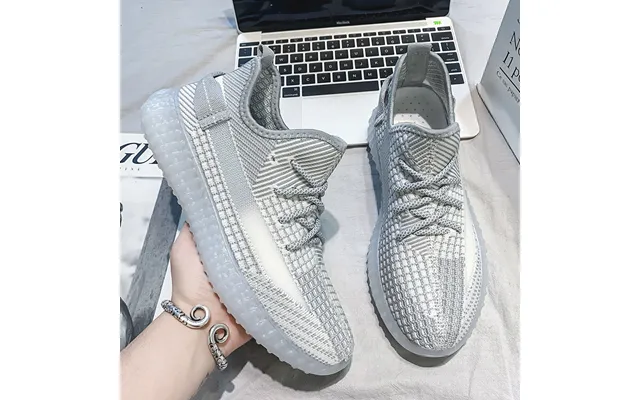 New Breathable Fly Woven Men's Shoes For Spring And Summer - Trendy
