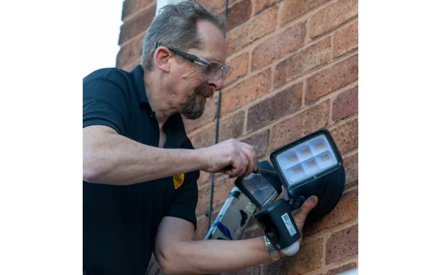 Floodlight Camera Installation