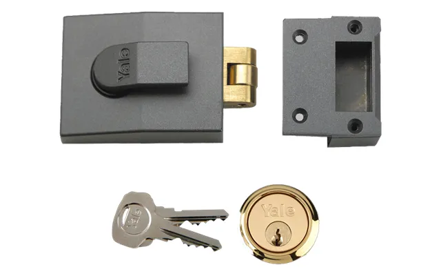 P81 Roller Bolt Nightlatch 60mm