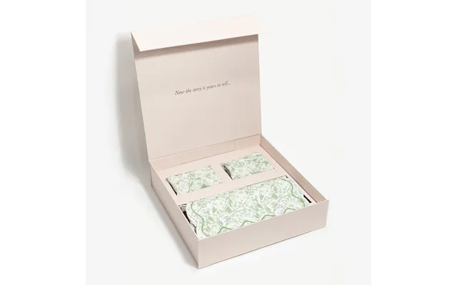 Inner Garden Society Table Linens Set