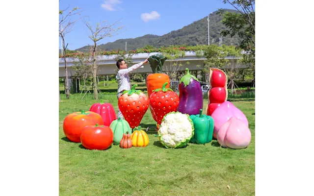 Life-size Giant Modern Decorative Vegetable Fruit Series Props Sculpture Model For Window Display Shop Decor