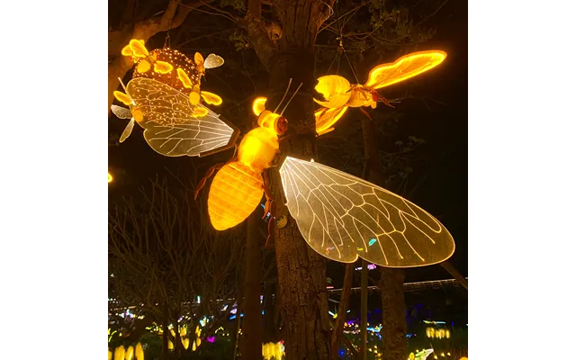 New Release Product 2024 Honeybee Decor Glow Ip65 Waterproof Christmas Decorations Led Bumblebee Garden Lights Outdoor