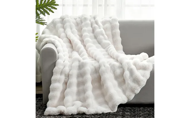 Luxury Faux Fur Throw Blanket - Soft, Plush & Machine Washable