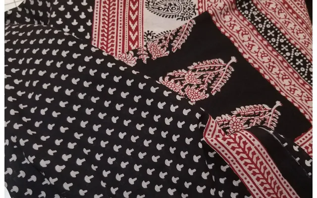 Handprinted Floral Vine Cotton Tablecloth In Red And Black - Black