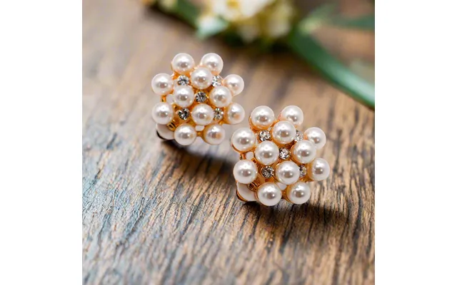 Pearly Floral Elegance Clip-on Earrings