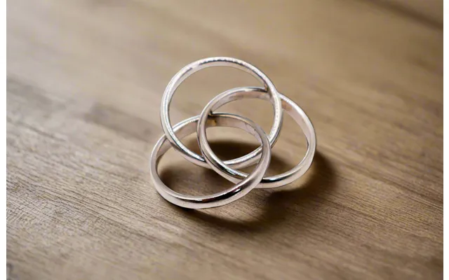 Trinity Silver Linked Ring Set - Elegance Redefined