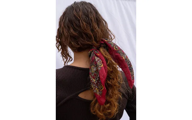 Vintage Freya Bandana In Berry Paisley - Berry Paisley