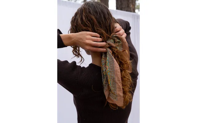 Vintage Freya Bandana In Latte Paisley - Latte Paisley
