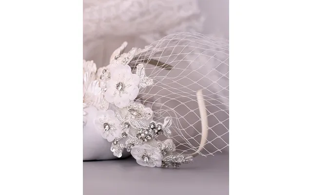 Elegant Simple Floral Vintage Pearls Bridal Veil, S358 - Ivory