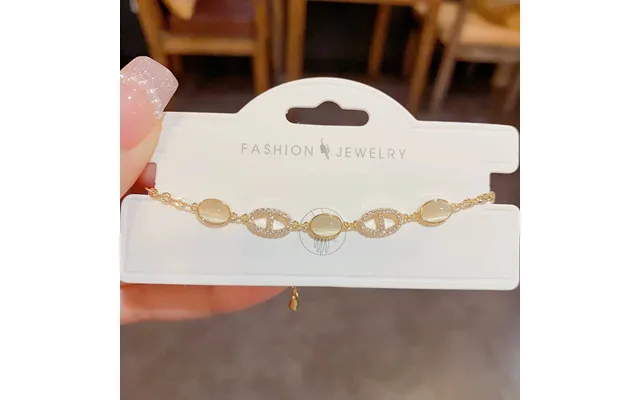 Vintage Jewelry Cat Eye Elliptical Bracelet - Picture Color