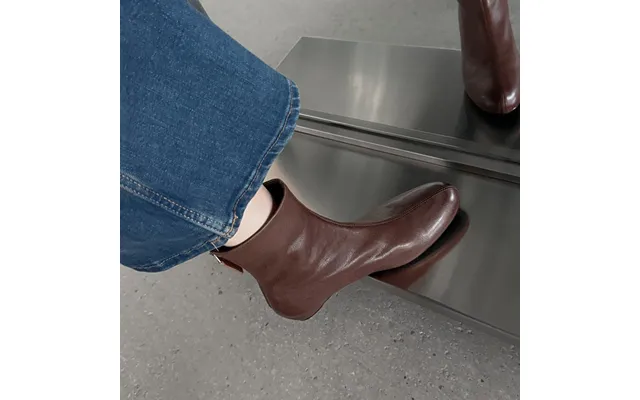 Chiko Contreras Round Toe Wedge Ankle Boots
