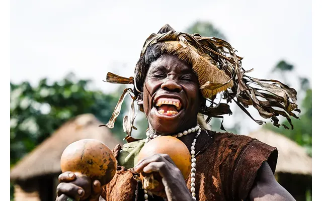 Adventurer Uganda's Fly-in Gorilla Trek