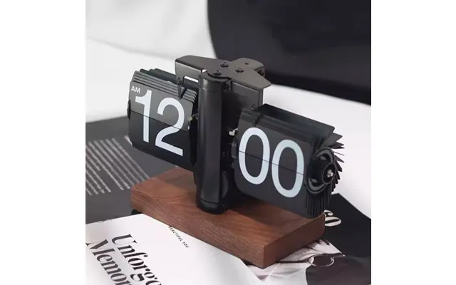 Walnut Automatic Page-turning Clock Creative Retro Living Room Ornaments Table Clock Mechanical Clock Pendulum Clock Des