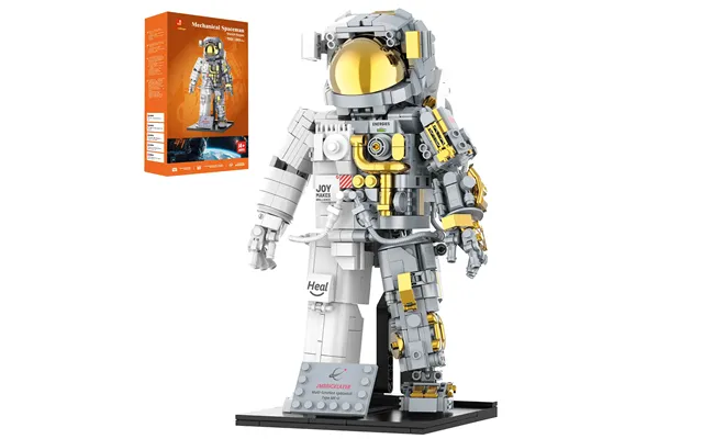 Astronaut Explorer Brick Set 70131 900 Pcs