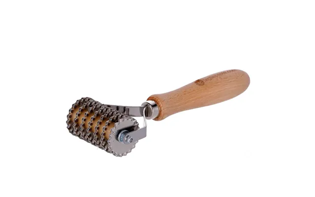Pasta Cutting Tool With 7 Steel Toothed Blades Ideal For Making Noodles - 9