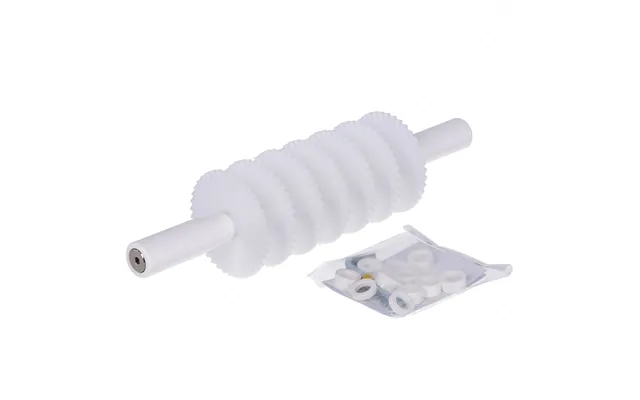 Professional Rolling Pastry Cutter With 7 Serrated Blades In Food Safe Pom Plastic