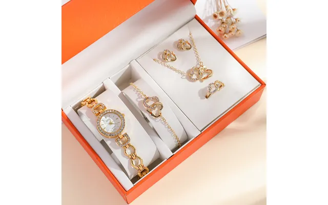 Ladies New Watch Set Gold Diamond Temperament Versatile Hollow Strap Ladies Quartz Watch Set