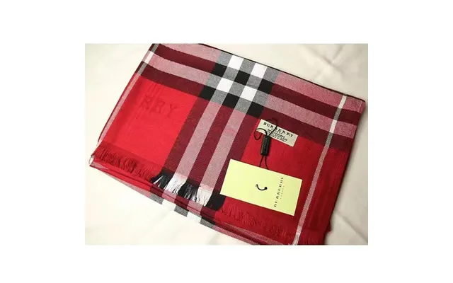 Luxus Marke Klassische Sommer Frauen Schals Weibliche Schal Foulard Abdeckung-ups Dame Wrap Bandana Schalldämpfer Strand
