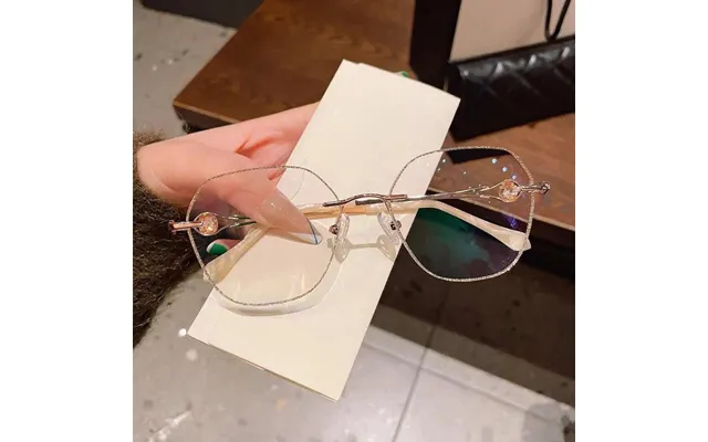 New Champagne Gold Frameless Polygon Anti-blue Light Ladies Reading Glasses Fashion Flat Mirror Finished Myopia Wholesal