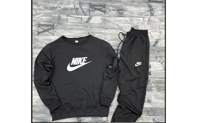Nikes Neue Herbst- Und Winterkollektion Allround-sweatshirts - Pullover Und Lässige Sportanzüge Für Damen Und Herren