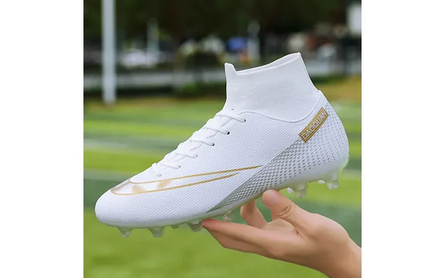 Professional Breathable Soccer Shoes Anti Slip Training Comfortable Football Boots For Everyday Use And Competition